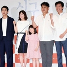 【PHOTO】ユン・バク＆シン・ジョングン＆チャン・ソヨン、映画「家族」VIP試写会に出席