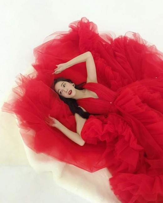 ジェシカ 真っ赤なドレスがインパクト大 女神級の美しさに感嘆の声 Kstyle