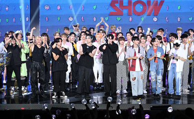 【PHOTO】ATEEZ、PURPLE KISS、元KARA ニコルら「THE SHOW」の生放送に参加
