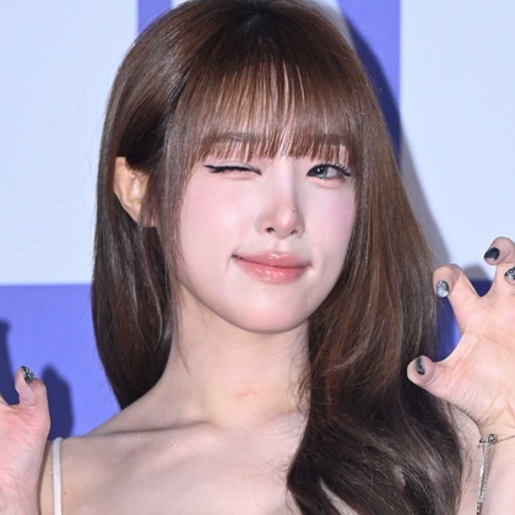 【PHOTO】IZ*ONE出身チェ・イェナ&RESCENEら「2026 SPOTV K-POP AWARDS」フォトタイムに登場