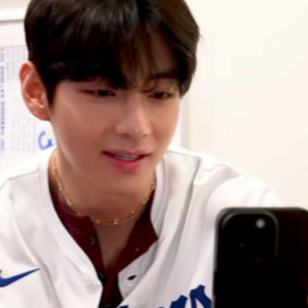 BTSのV、ドジャースのキム・ヘソン選手とビデオ通話「野球を教えてほしいです」（動画あり）