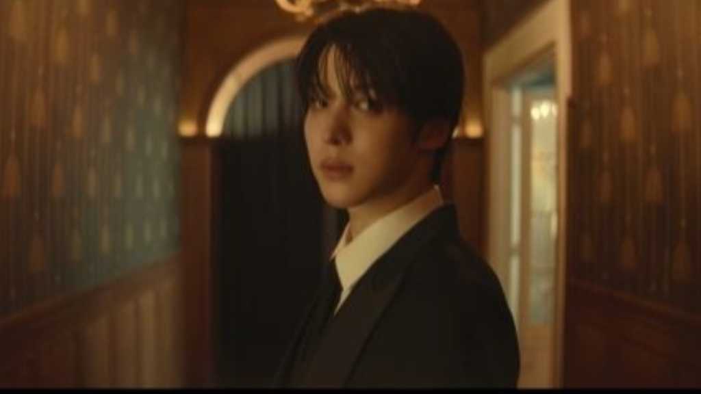 ATEEZのYUNHO、ソロ曲「Slide to me」MV公開…セクシーなスーツ姿で魅了