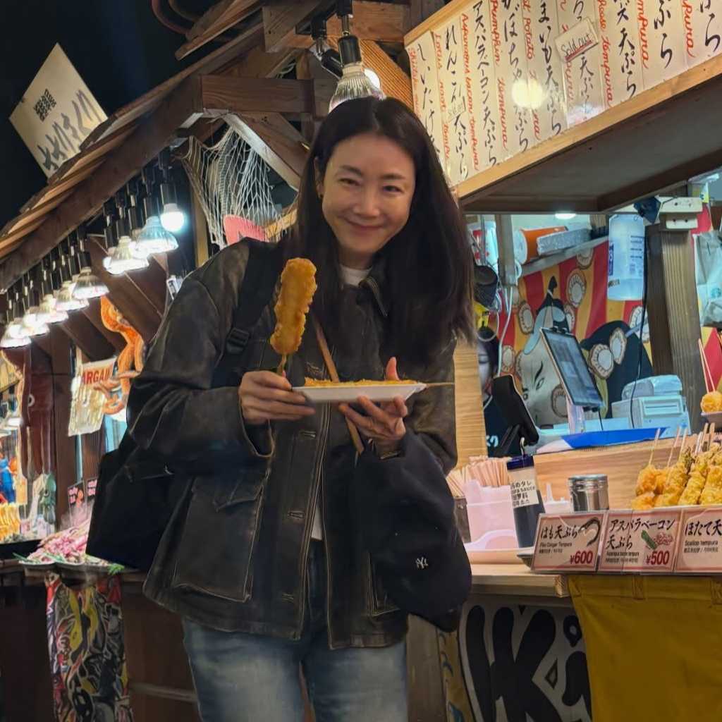 チェ・ジウ、母親と日本旅行を満喫！天ぷらやビール、ショッピングを楽しむ記念ショット公開
