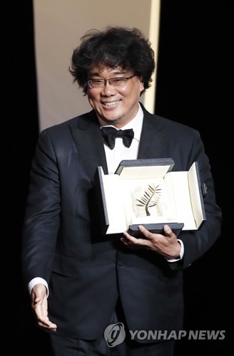 ポン ジュノ監督の パラサイト 半地下の家族 が韓国初の快挙 第72回カンヌ国際映画祭 最高賞パルムドール受賞 Kstyle
