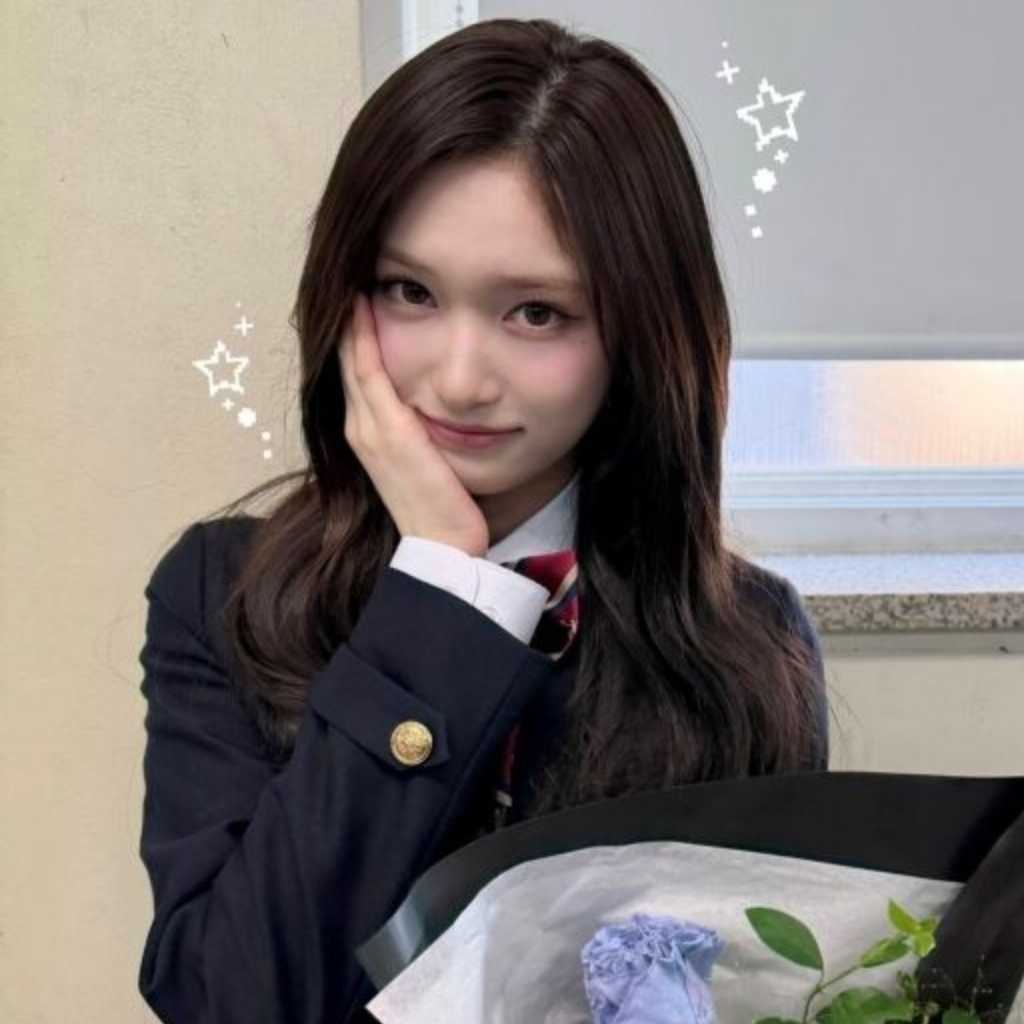 IVE イソ、本日ハンリム高校を卒業「友達や先生と過ごした時間は忘れられない思い出」