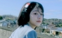 QWER ヒナ、1stミニアルバム「MANITO」コンセプトフォトを公開