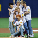 【PHOTO】F․able、始球式に登場…明るいエネルギー溢れるオープニング公演も