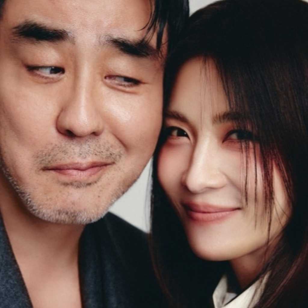 リュ・スンリョン&ハ・ジウォン、まるで夫婦のような密着ショット公開…映画「雨光」とは異なる雰囲気