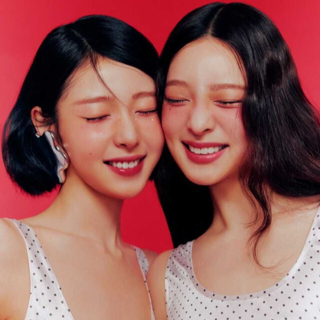 AtHeart ナヒョン＆アリン、新たな一面を盛り込んだグラビア公開！人形のようなビジュアル