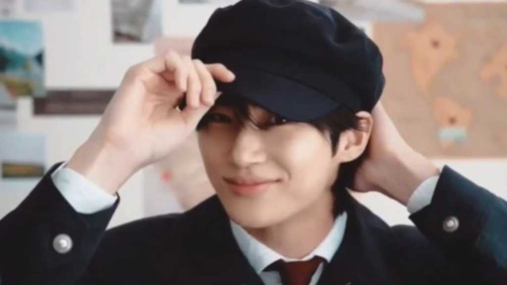 ビョン・ウソク、ファンへのサプライズも?誕生日を迎えイケメン配達員に変身(動画あり)