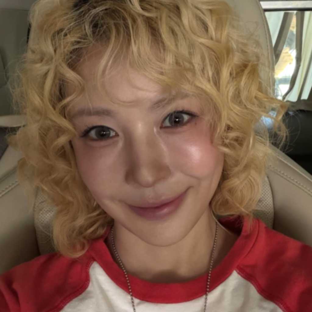 BoA、大胆イメチェンに驚き！金髪パーマ姿が「可愛すぎる」と話題