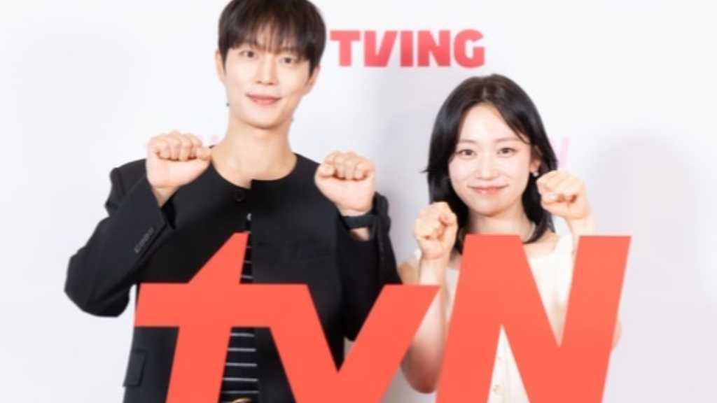 Highlight ユン・ドゥジュン＆キム・スルギ、10年ぶりの共演に「ぎこちない感じが全くなかった」