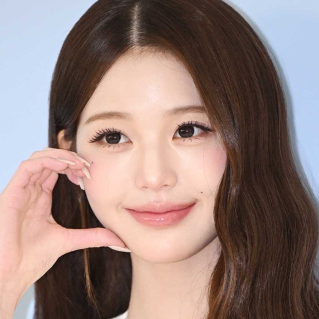 【PHOTO】IVE ウォニョン、スキンケアブランド「Dr․ Althea」のイベントに出席