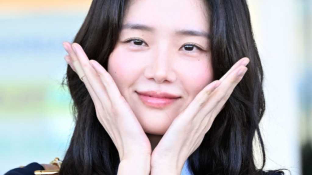 【PHOTO】パク・ギュヨン、海外スケジュールのためイタリアへ出国(動画あり)