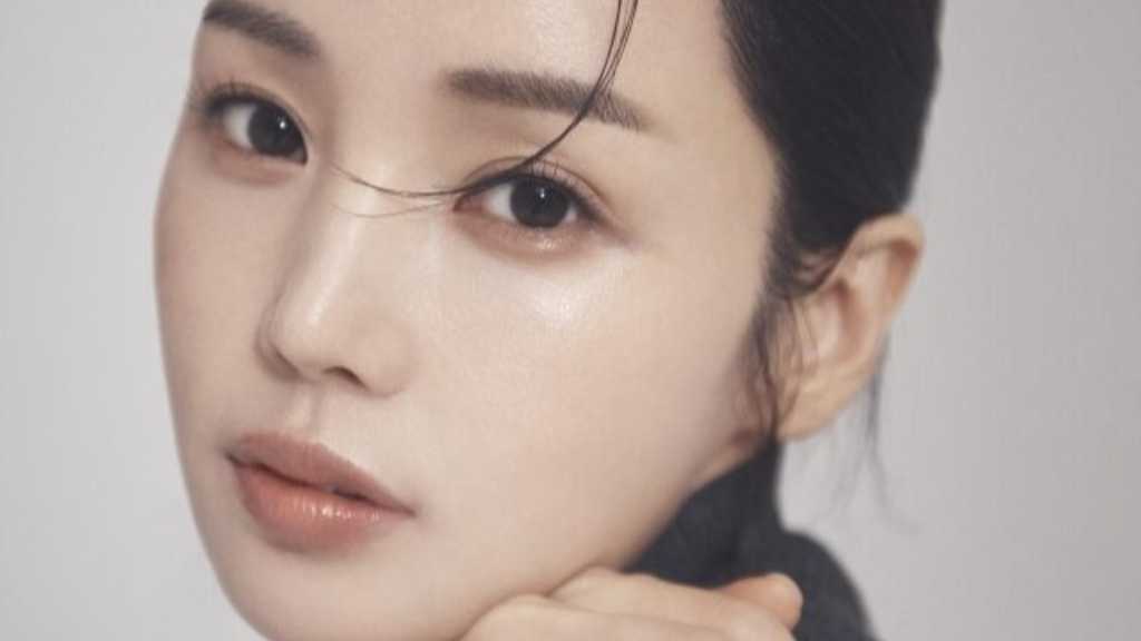ナム・ギュリ、話題の韓国ホラー「童謡怪談」に出演！緊張感あふれる演技を予告