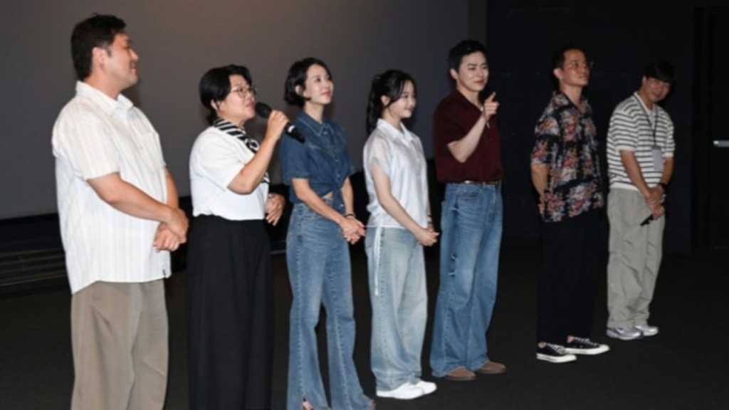 【PHOTO】チョ・ジョンソク＆チェ・ユリら、映画「ゾンビになってしまった私の娘」舞台挨拶に出席
