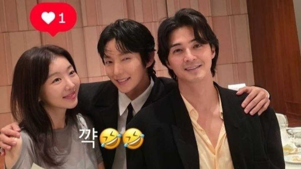ムン・チェウォンを祝福！イ・ジュンギ＆キム・ジフンら、ドラマ「悪の花」共演者が結婚式に出席
