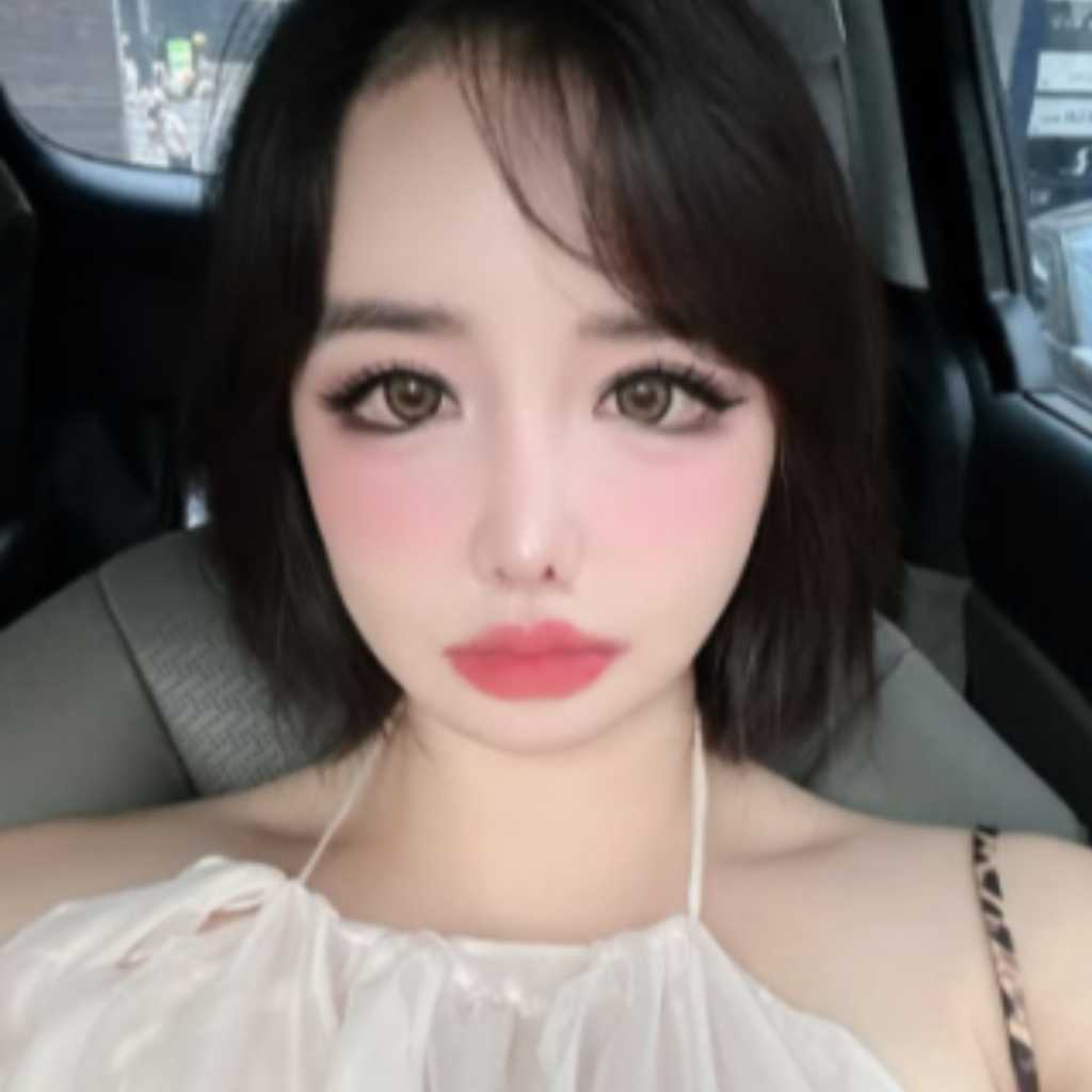 2NE1のBOM、愛犬にリップを塗った写真を投稿…動物虐待の議論うけ削除