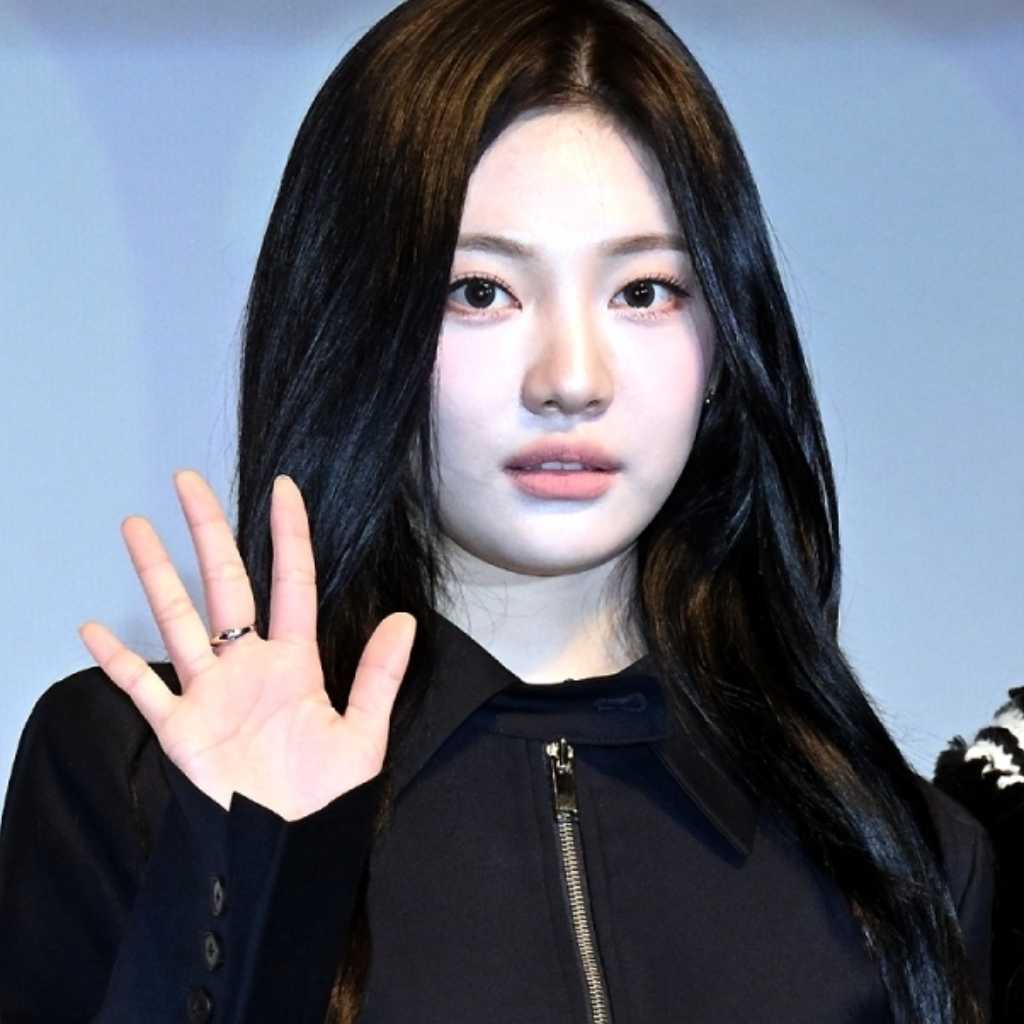 aespaのNINGNING、空港で飛び出してきた女性と接触…警備体制に批判の声