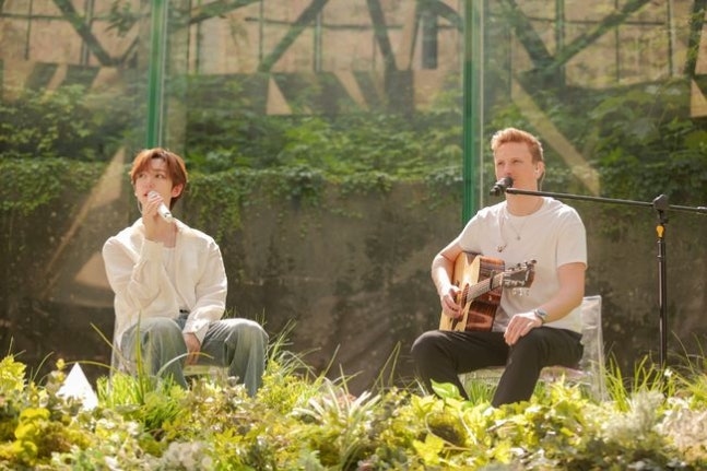KickFlip李东玹与Etham合作的歌曲“Breathe”现场剪辑公开