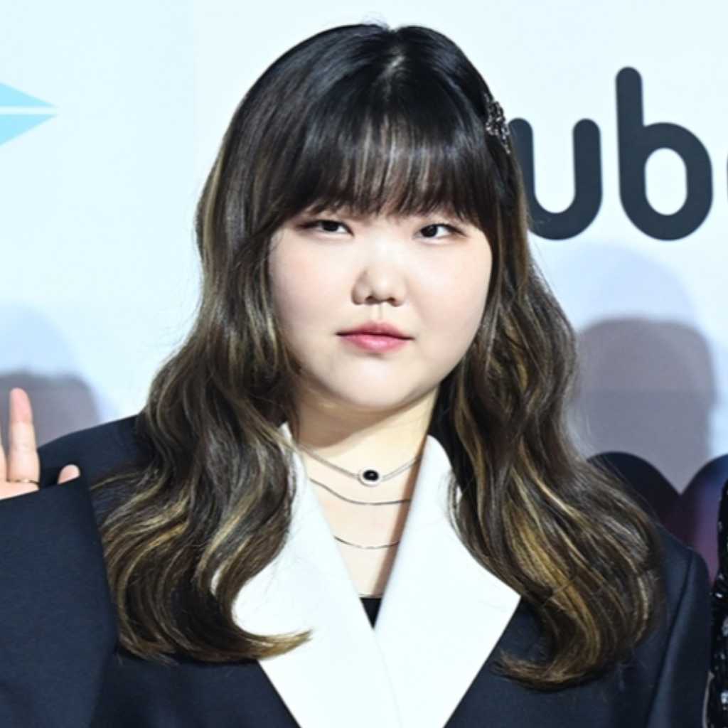 “キム・セロンさんの親友”AKMU イ・スヒョン、明日開催のSHINee オンユのコンサートは不参加に