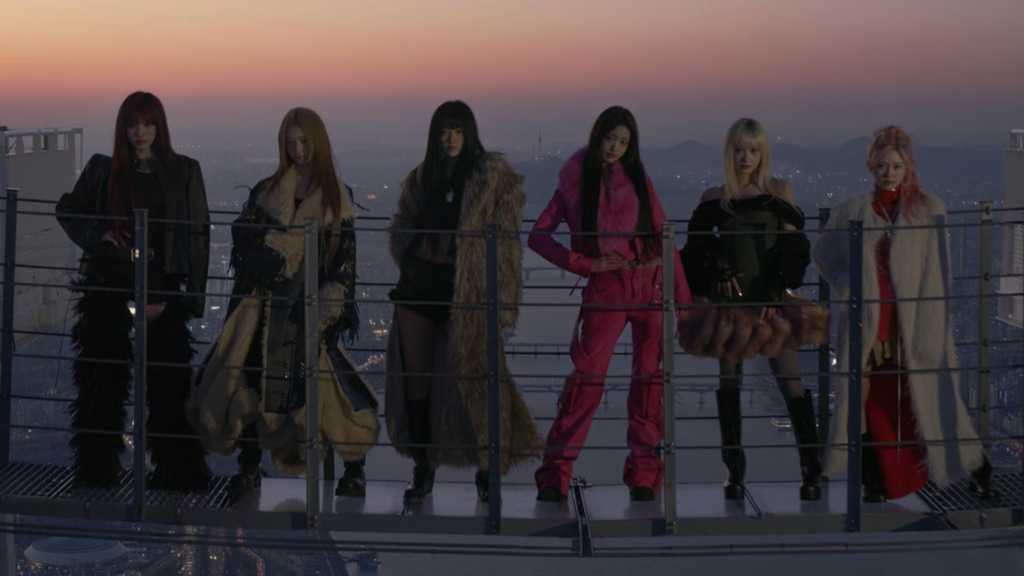 IVE、タイトル曲「BLACKHOLE」MV公開…シネマティックな雰囲気＆強烈な中毒性