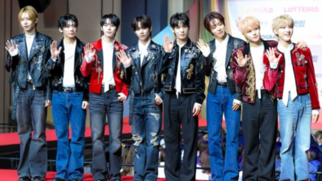 【PHOTO】AHOF「2025 SBS歌謡大典」レッドカーペットに登場