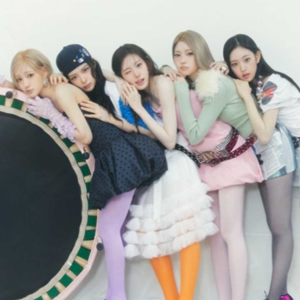 KiiiKiii、デビュー1周年記念を記念…「SINGLES」3月号カバーを飾る（動画あり）