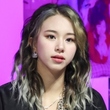 TWICE チェヨン、突然の熱愛説が浮上…お揃いのアクセサリーも?ネット上で写真が拡散