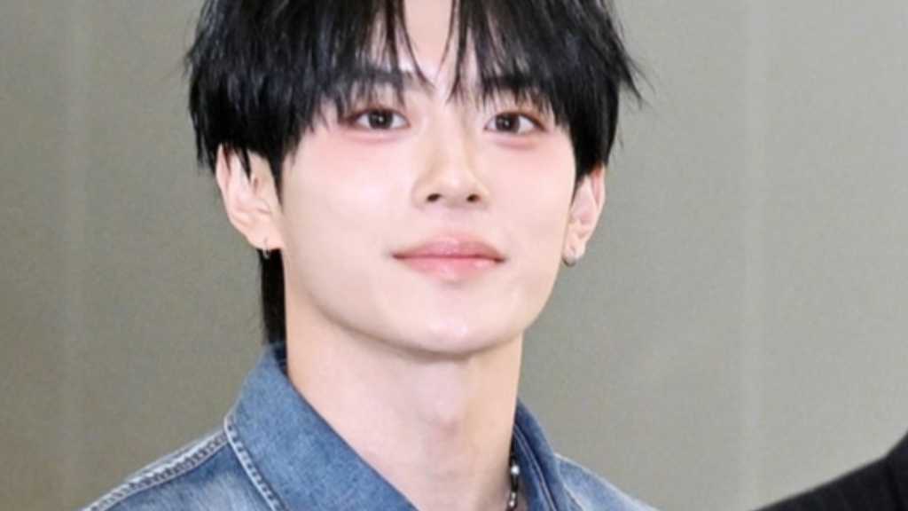 【PHOTO】VERIVERY カンミン、スケジュールのため日本へ…爽やかなファッション