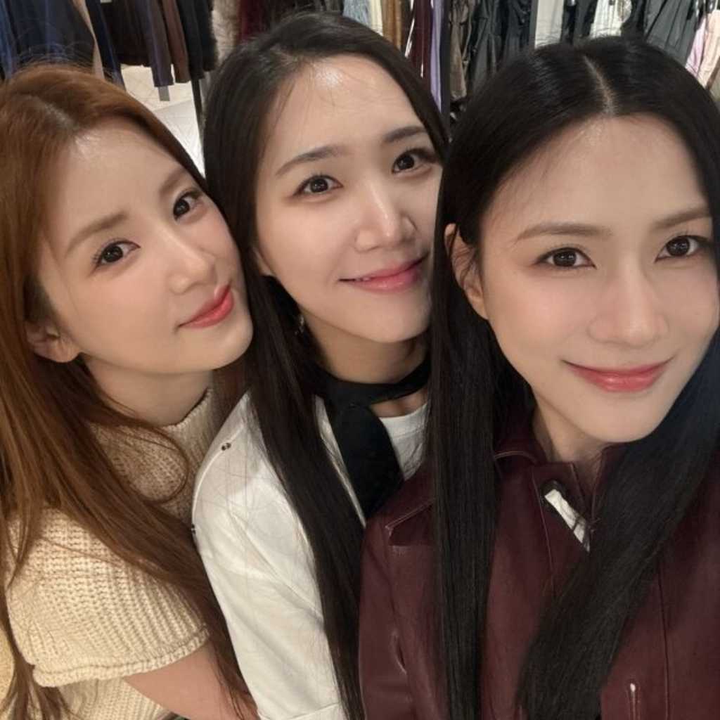 Apink オ・ハヨン＆パク・チョロン、元メンバーのホン・ユギョンと再会！変わらぬ友情をアピール
