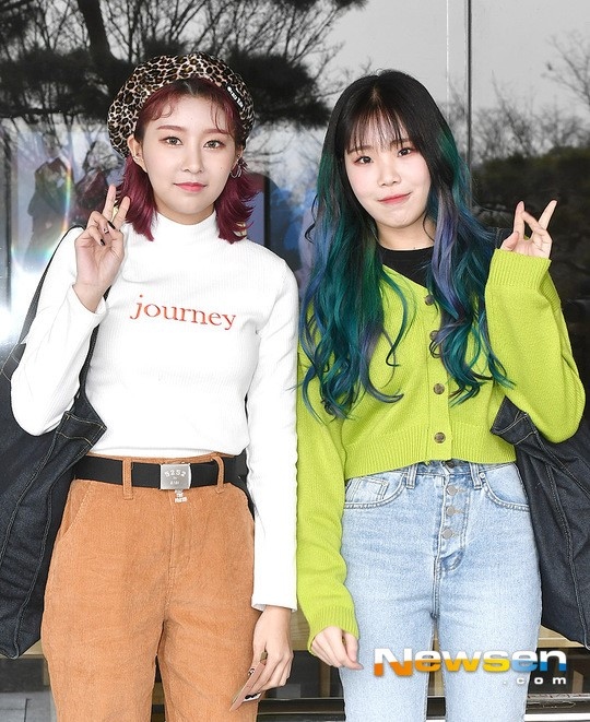 Photo Momoland ジュイ ヘビン アンニョンハセヨ 収録に参加 キュートな笑顔 Kstyle