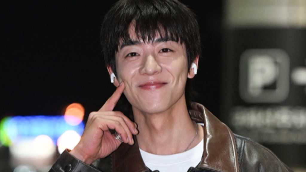 【PHOTO】チェ・ジョンヒョプ、スケジュールのため日本へ!爽やかな笑顔