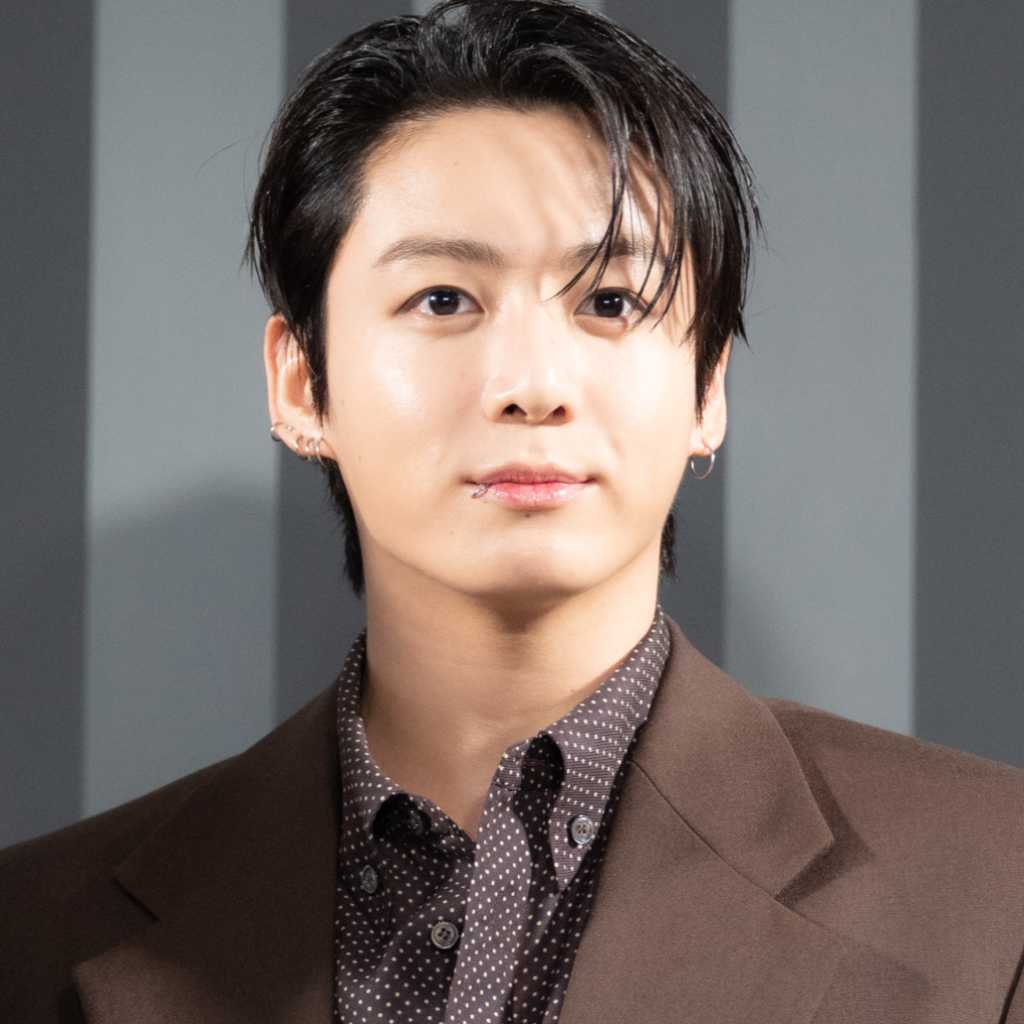 【PHOTO】BTS ジョングク、銀座の夜より輝く“神ビジュ”披露！大歓声の中サプライズ登場
