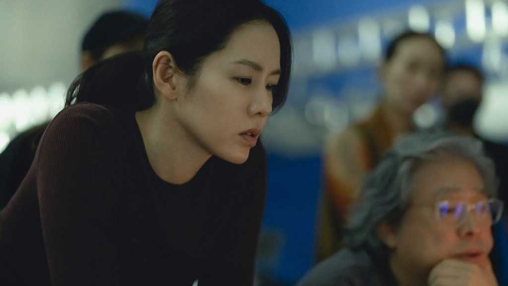 イ・ビョンホン主演「しあわせな選択」日本公開！ソン・イェジンの真剣な表情も…豪華メイキング映像が到着