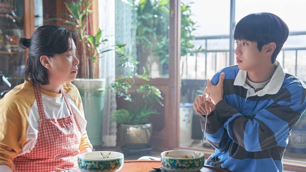 チェ・ウシク&チャン・ヘジン出演映画「あなたが母親の手料理を食べられる回数は、あとどれくらい残ってますか?」予告編・場面写真を公開