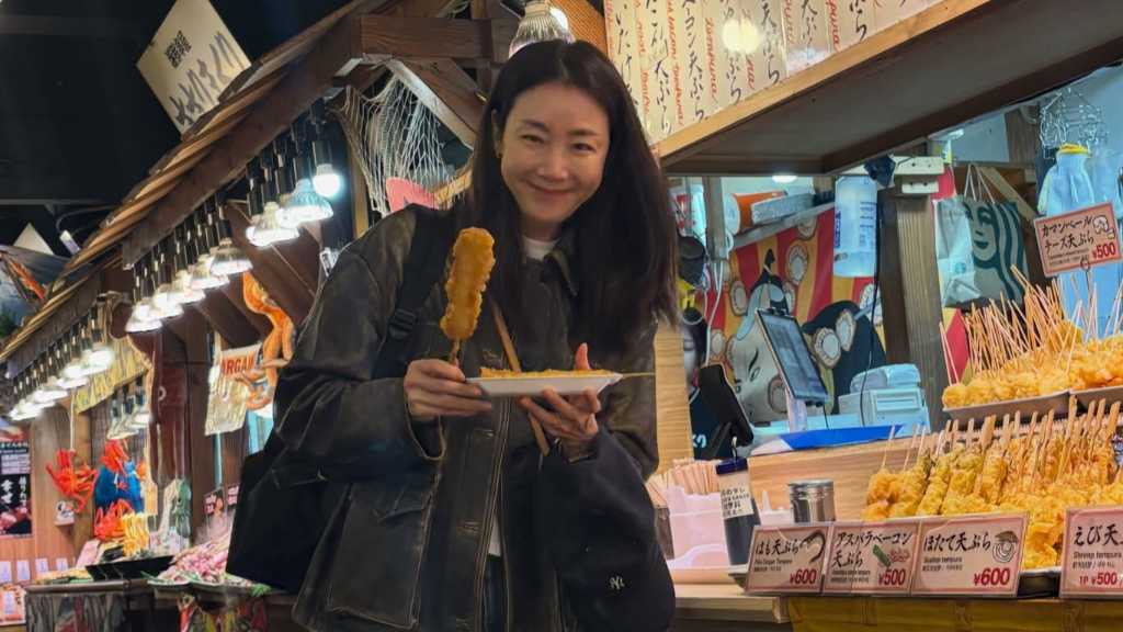 チェ・ジウ、母親と日本旅行を満喫！天ぷらやビール、ショッピングを楽しむ記念ショット公開
