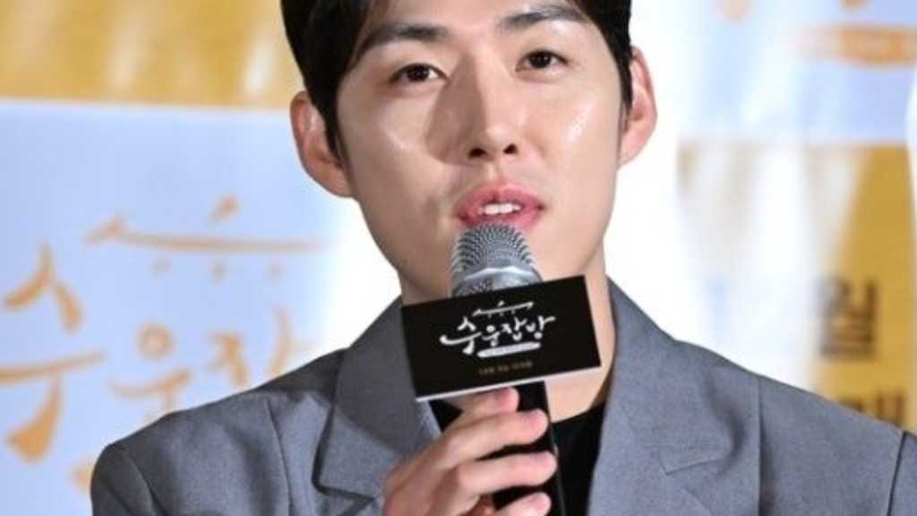 ペク・ソンヒョン、一部俳優のボイコットによりミュージカルが当日中止「主演俳優として責任を感じている」