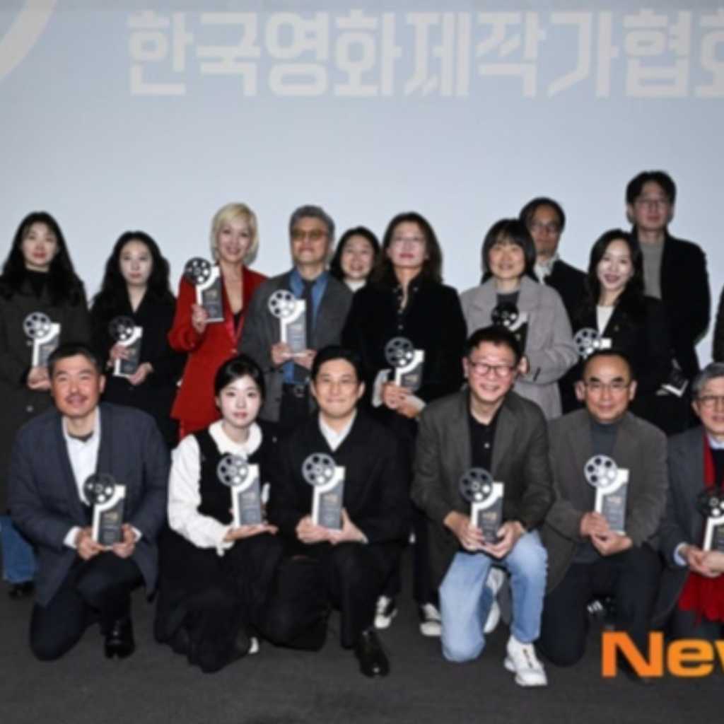 【PHOTO】イ・ヘヨン＆パク・ジヒョンら「第12回 韓国映画制作家協会賞」授賞式に出席