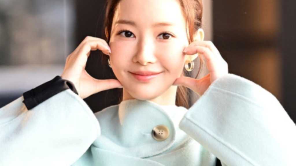 【PHOTO】パク・ミニョン、スケジュールのため日本へ!キュートに挨拶(動画あり)