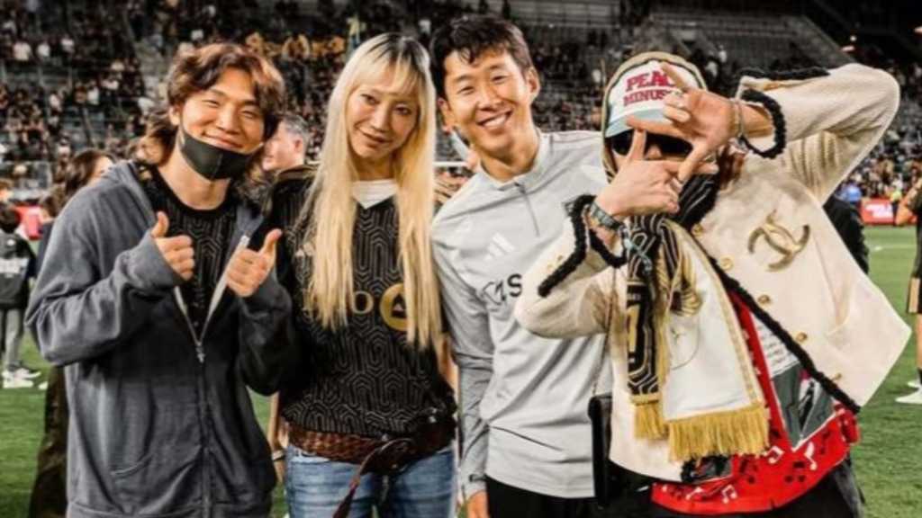 G-DRAGON＆D-LITEら、ロサンゼルスでサッカー観戦！ソン・フンミンとフィールドの上でハグ