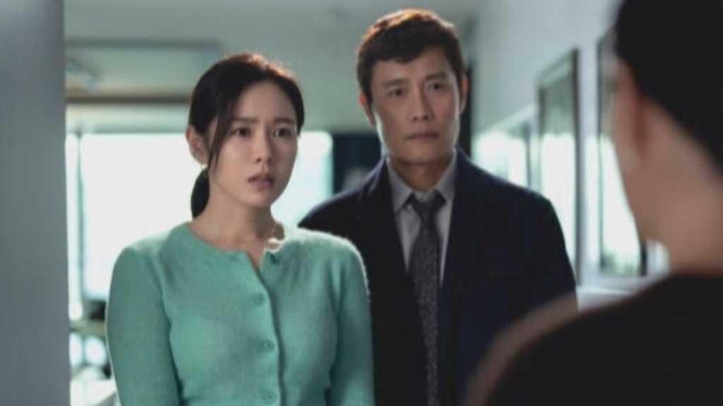 イ・ビョンホン＆ソン・イェジン主演の映画「仕方ない」スチールカット11種を公開