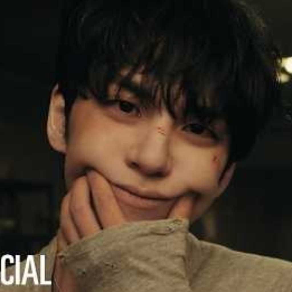 DAY6 ウォンピル、タイトル曲「愛の病棟」MV公開…愛の苦しみの中で叫ぶ切実な想い