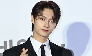 【PHOTO】SEVENTEEN ジュン＆リュ・スンリョンら「2023 アジアコンテンツアワード」レッドカーペットに登場