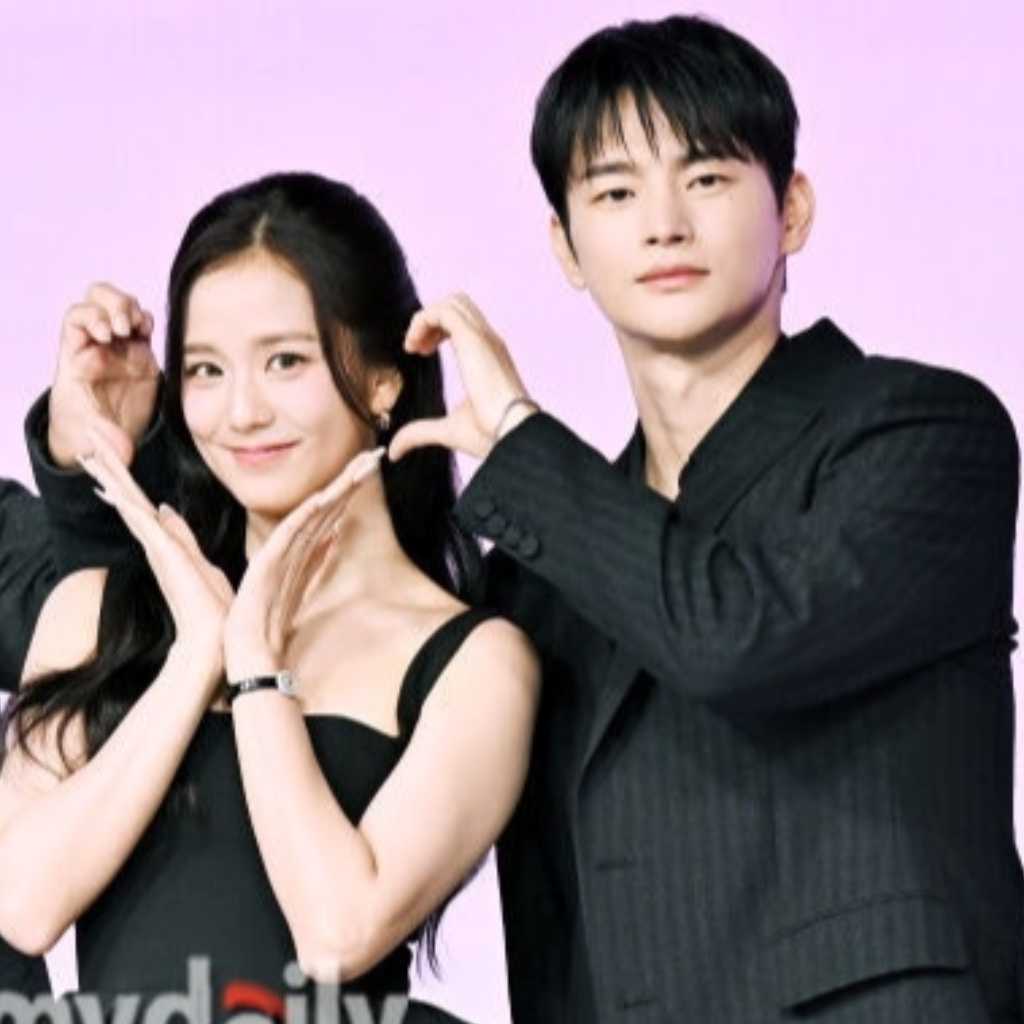 BLACKPINK ジス、Netflix「マンスリー彼氏」でラブコメに初挑戦!ハマり役となるか…監督が大絶賛“努力が才能に勝った”