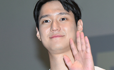 【PHOTO】コ・ギョンピョ＆イ・イギョン＆クァク・ドンヨンら、映画「宝くじの不時着」舞台挨拶に出席