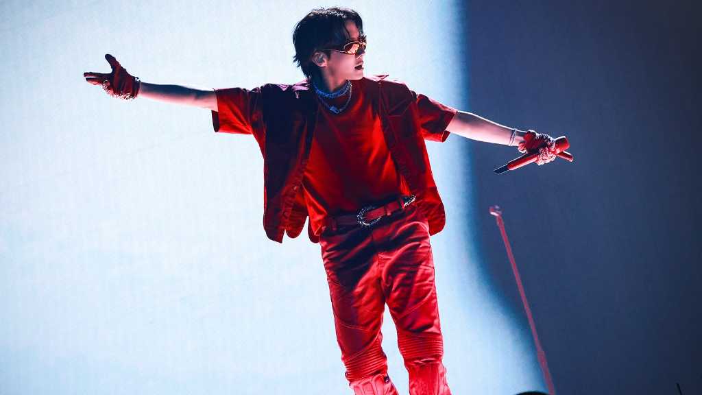 BTSのJ-HOPE、初単独ワールドツアーの日本公演が終了…涙を見せる場面も「死に物狂いでやってきた」