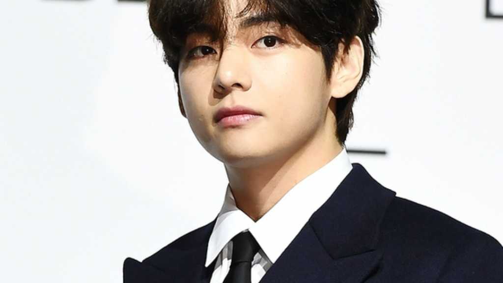 BTSのV「イカゲーム」のコスプレ姿が再び話題…ステージ映像が再生回数1億回を突破