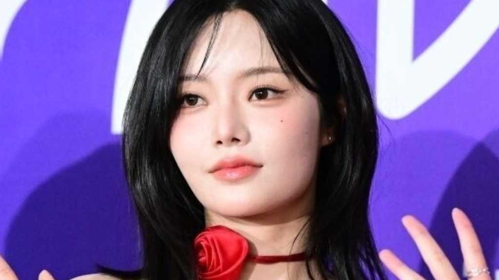 FIFTY FIFTY キナ、活動を一時中断…カムバックから1週間