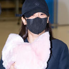 【PHOTO】BLACKPINK ジス＆ロゼ、ワールドツアーを終えて香港から帰国